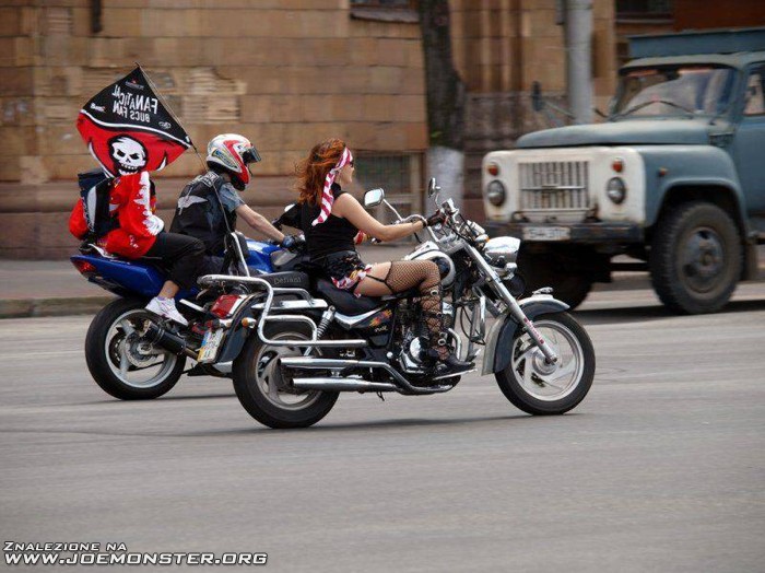 cieszacy_meskie_oko_stroj_na_motor.jpg