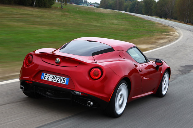 lead18-2015-alfa-romeo-4c-fd.jpg